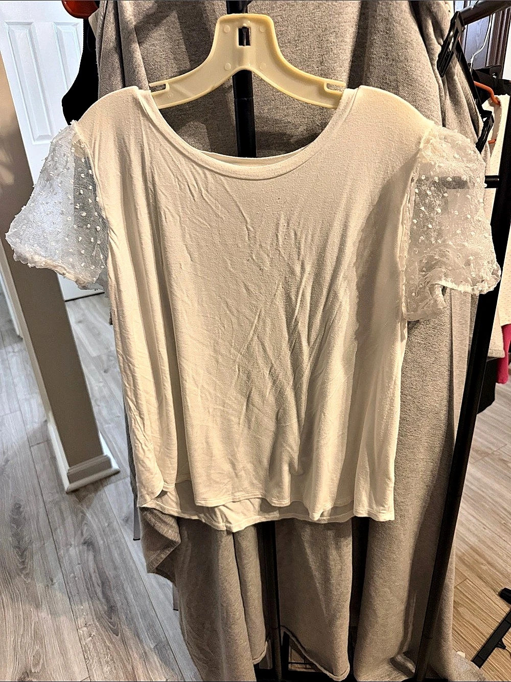 Ava James Short Sleeve Lace Sleeve Top in White Size XL Like